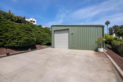 Exterior - 1050 Solana Dr, Del Mar, CA 92014 photo 13 of 19