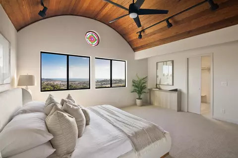 Bedroom - 1050 Solana Dr, Del Mar, CA 92014 photo 1 of 9