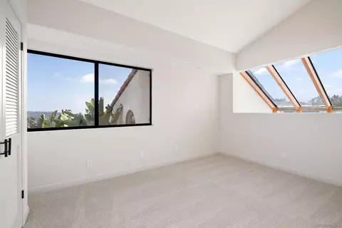 Bedroom - 1050 Solana Dr, Del Mar, CA 92014 photo 4 of 9