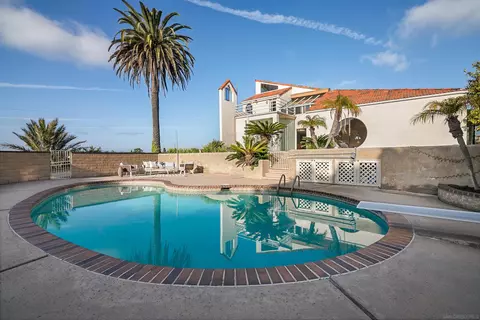 Exterior - 1050 Solana Dr, Del Mar, CA 92014 photo 10 of 19