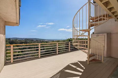 Exterior - 1050 Solana Dr, Del Mar, CA 92014 photo 19 of 19