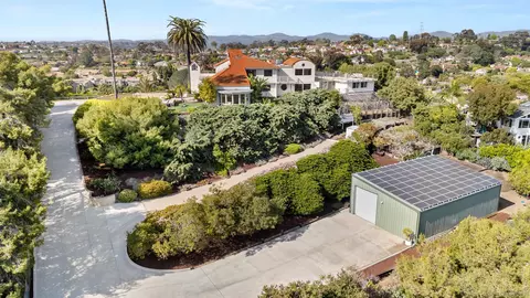 View/Area - 1050 Solana Dr, Del Mar, CA 92014 photo 7 of 8