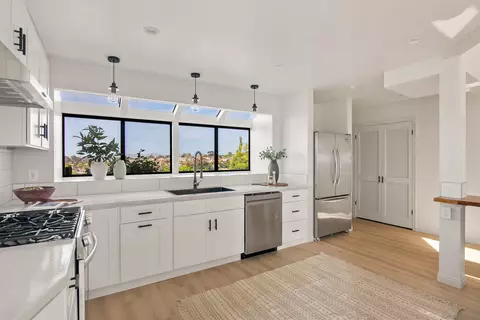Kitchen - 1050 Solana Dr, Del Mar, CA 92014 photo 1 of 6