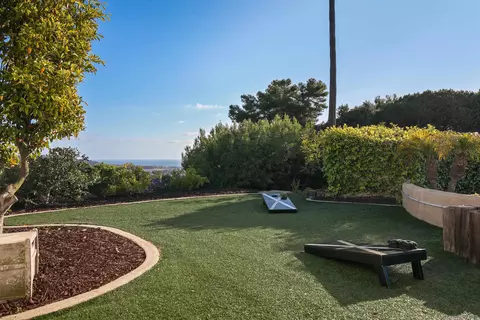 Exterior - 1050 Solana Dr, Del Mar, CA 92014 photo 12 of 19