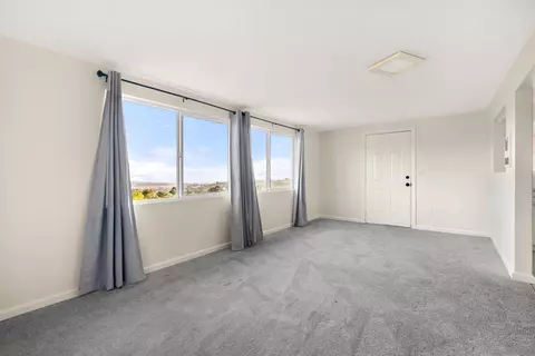 Living - 1050 Solana Dr, Del Mar, CA 92014 photo 5 of 5