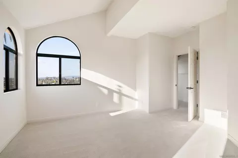 Bedroom - 1050 Solana Dr, Del Mar, CA 92014 photo 5 of 9