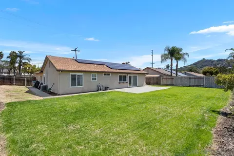 Exterior - 941 S Citrus Ave, Escondido, CA 92027 photo 4 of 6