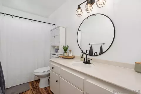 Bath - 941 S Citrus Ave, Escondido, CA 92027 photo 1 of 2