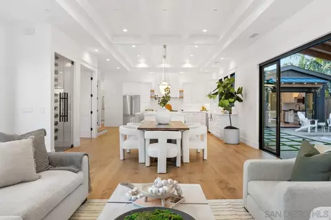 Dining - 804 Hygeia, Encinitas, CA 92024 photo 1 of 2
