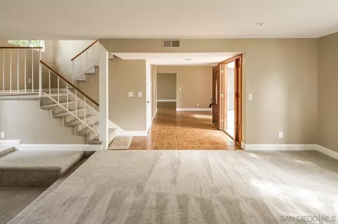 Living - 2640 Longboat Cv, Del Mar, CA 92014 photo 2 of 5