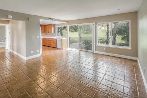 Living - 2640 Longboat Cv, Del Mar, CA 92014 photo 4 of 5