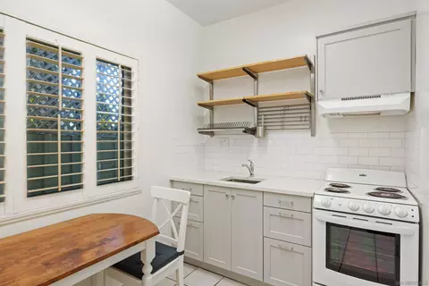Kitchen - 415 Gravilla St #11, La Jolla, CA 92037 photo 4 of 7