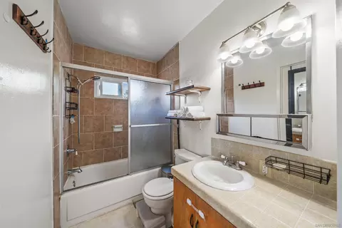 Bath - 4002 Violet, La Mesa, CA 91941 photo 3 of 3