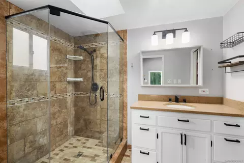 Bath - 12256 Old Stone Rd, Poway, CA 92064 photo 2 of 2