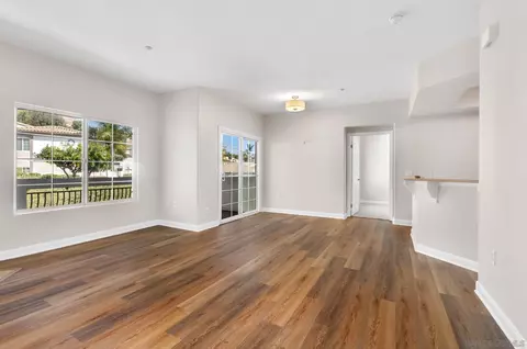 2724 Lake Pointe Dr #241, Spring Valley, CA 91977 photo 7