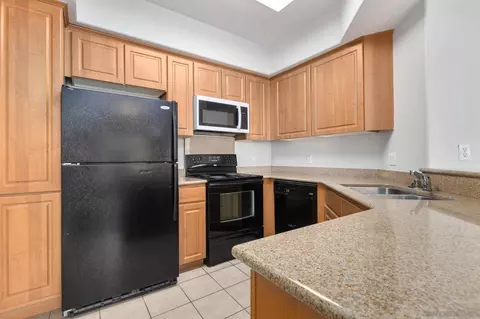 2724 Lake Pointe Dr #241, Spring Valley, CA 91977 photo 2