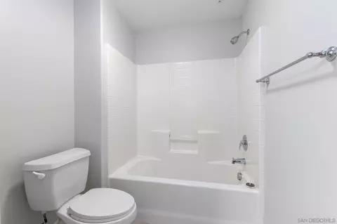 2724 Lake Pointe Dr #241, Spring Valley, CA 91977 photo 9