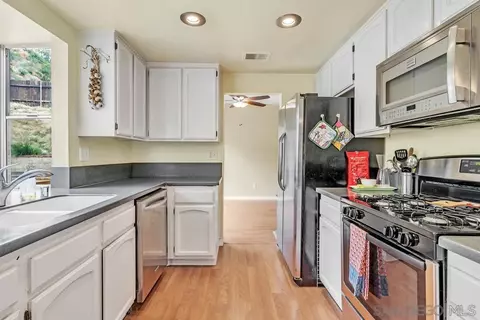 Kitchen - 8320 Oconnell Rd, El Cajon, CA 92021 photo 2 of 4