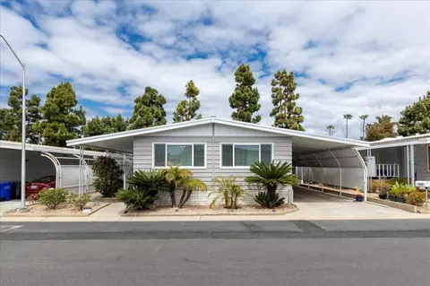 7226 San Bartolo St #204, Carlsbad, CA 92011