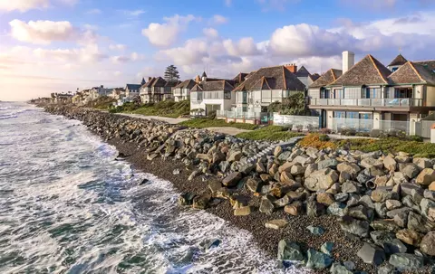 View/Area - 2049 S Pacific St, Oceanside, CA 92054 photo 1 of 4