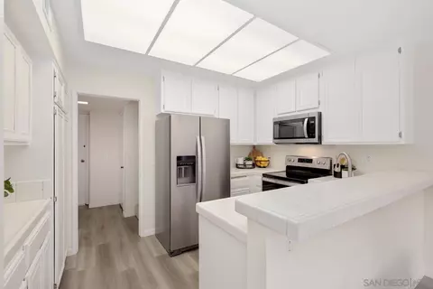 Kitchen - 8274 Caminito Modena, La Jolla, CA 92037 photo 1 of 3