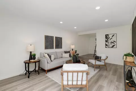 Living - 8274 Caminito Modena, La Jolla, CA 92037 photo 2 of 2
