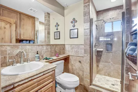 Bath - 2669 Victoria Cir, Alpine, CA 91901 photo 4 of 5