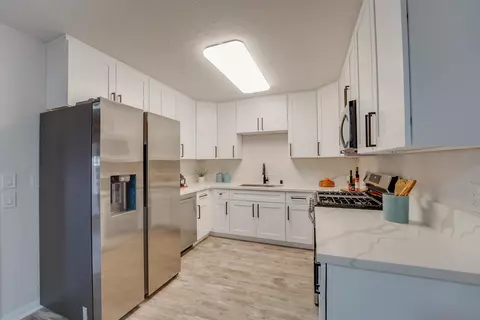 Kitchen - 674 Palomar Ave, El Cajon, CA 92020 photo 6 of 7