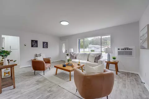 Living - 674 Palomar Ave, El Cajon, CA 92020 photo 3 of 11