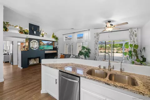 Kitchen - 44822 Potestas Dr, Temecula, CA 92592 photo 2 of 2