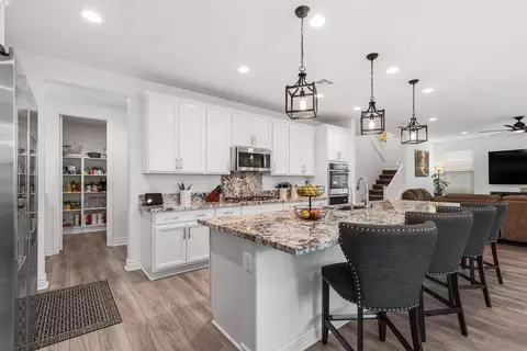 Kitchen - 35882 Blue Breton Dr, Fallbrook, CA 92028 photo 3 of 5