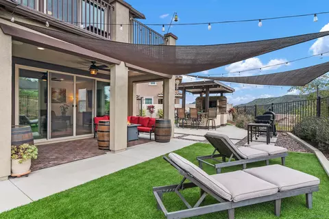 Exterior - 35882 Blue Breton Dr, Fallbrook, CA 92028 photo 4 of 14