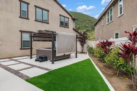 Exterior - 35882 Blue Breton Dr, Fallbrook, CA 92028 photo 6 of 14