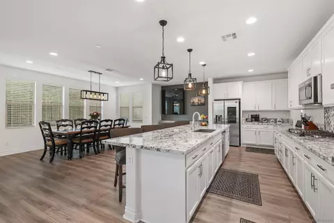 Kitchen - 35882 Blue Breton Dr, Fallbrook, CA 92028 photo 4 of 5