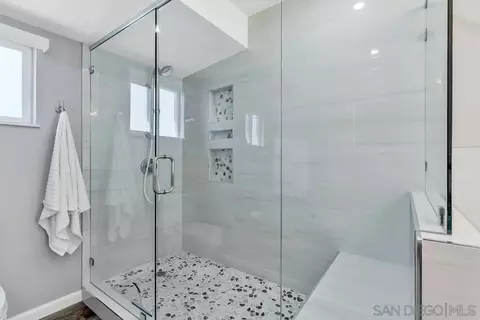 Bath - 12232 Colony Dr, Poway, CA 92064 photo 4 of 5
