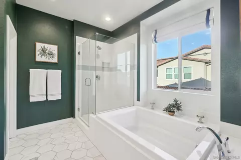 Bath - 8671 Tobago Ln, Santee, CA 92071 photo 4 of 8
