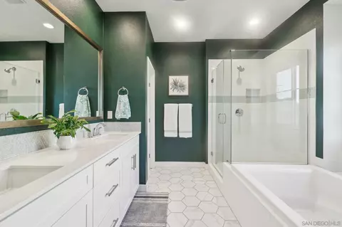 Bath - 8671 Tobago Ln, Santee, CA 92071 photo 2 of 8