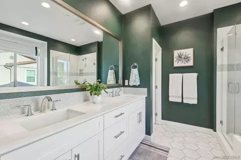 Bath - 8671 Tobago Ln, Santee, CA 92071 photo 3 of 8
