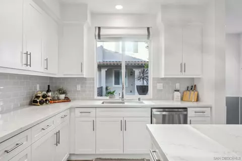 Kitchen - 8671 Tobago Ln, Santee, CA 92071 photo 7 of 7