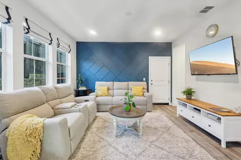 Living - 8671 Tobago Ln, Santee, CA 92071 photo 4 of 5