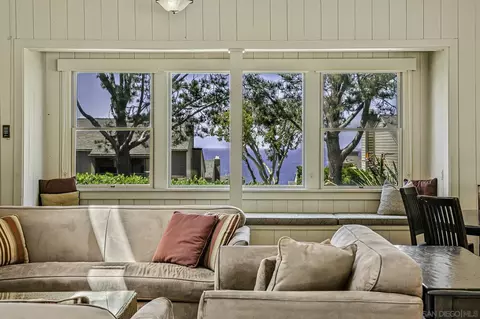 Living - 280 Dolphin Cv, Del Mar, CA 92014 photo 5 of 5