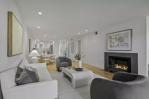 Living - 280 Dolphin Cv, Del Mar, CA 92014 photo 3 of 5