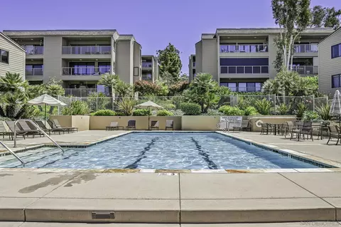 Exterior - 280 Dolphin Cv, Del Mar, CA 92014 photo 5 of 6