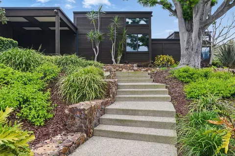 1090 Solymar, La Jolla, CA 92037 photo 2
