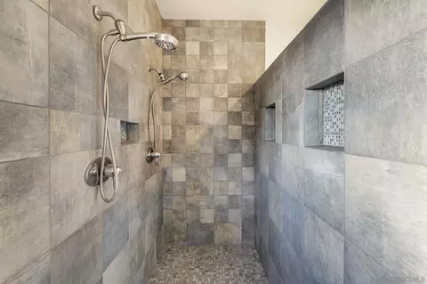 Bath - 2409 Dunstan, Oceanside, CA 92054 photo 5 of 7