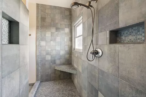Bath - 2409 Dunstan, Oceanside, CA 92054 photo 4 of 7