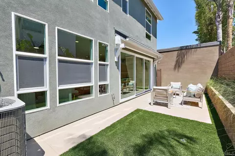 Exterior - 567 N Vulcan Ave, Encinitas, CA 92024 photo 3 of 12