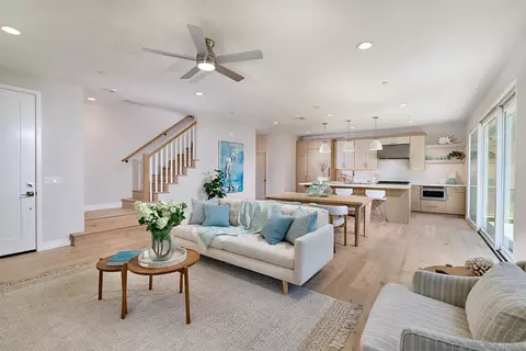 Living - 567 N Vulcan Ave, Encinitas, CA 92024 photo 4 of 7