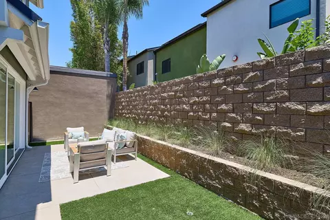 Exterior - 567 N Vulcan Ave, Encinitas, CA 92024 photo 4 of 12