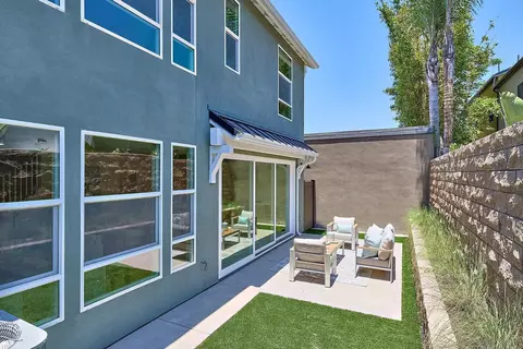 Exterior - 567 N Vulcan Ave, Encinitas, CA 92024 photo 5 of 12